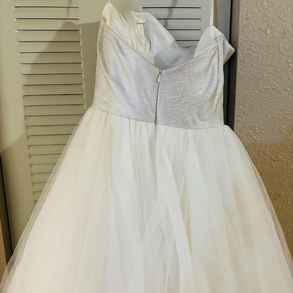 Alvina Valenta Silver Ivory Tulle Wedding Dress Size 10 Sample $3,100 Original - Picture 8 of 12